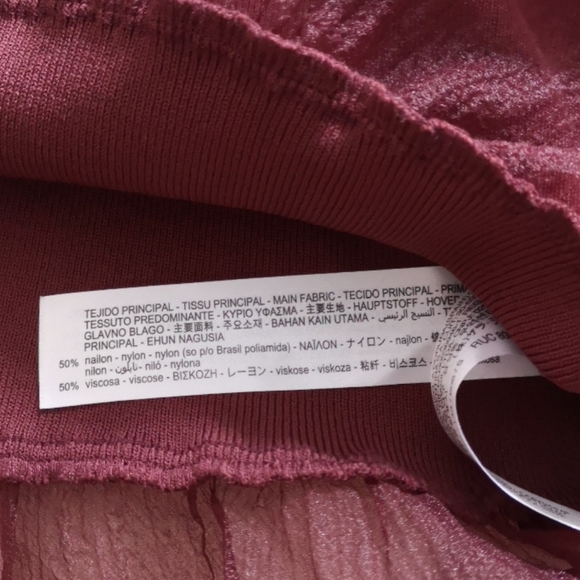 Cute dressed top (never worn) - Picture 4 of 4